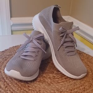 1 Pair Women's Memory Foam Slip On Sketchers, Beige, Sz 7.5